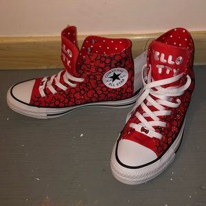 Hello Kitty x Converse